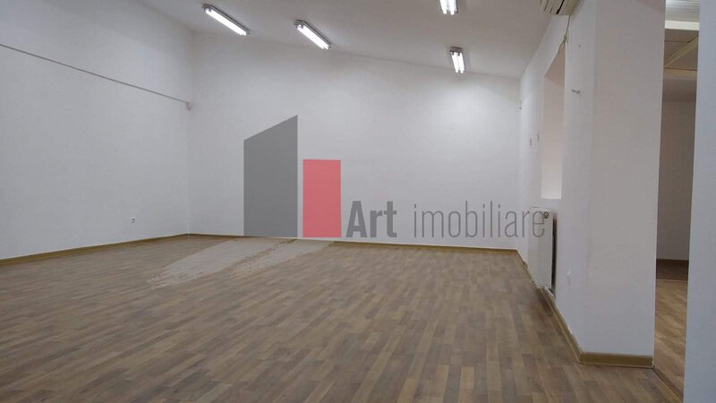 Spatiu, urgent, et. 1 in imobil p+1, intrare separata, negociabil