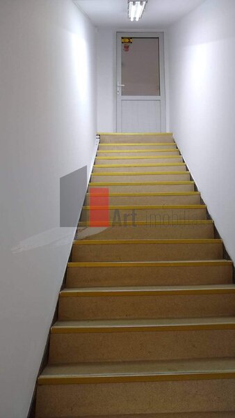 Spatiu, urgent, et. 1 in imobil p+1, intrare separata, negociabil